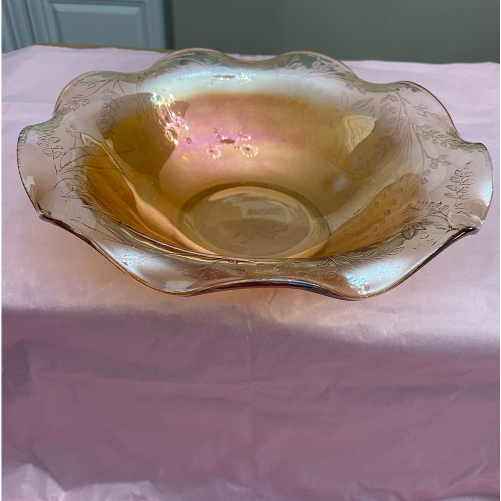 EUC VTG RUFFLED RIM MARIGOLD CARNIVAL GLASS BOWL WITH LEAF DESIGN